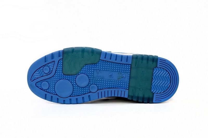 Sneaker OW Out Of Office