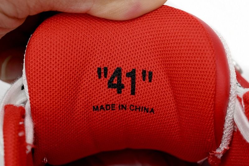 Sneaker OW Out Of Office