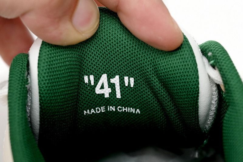 Sneaker OW Out Of Office