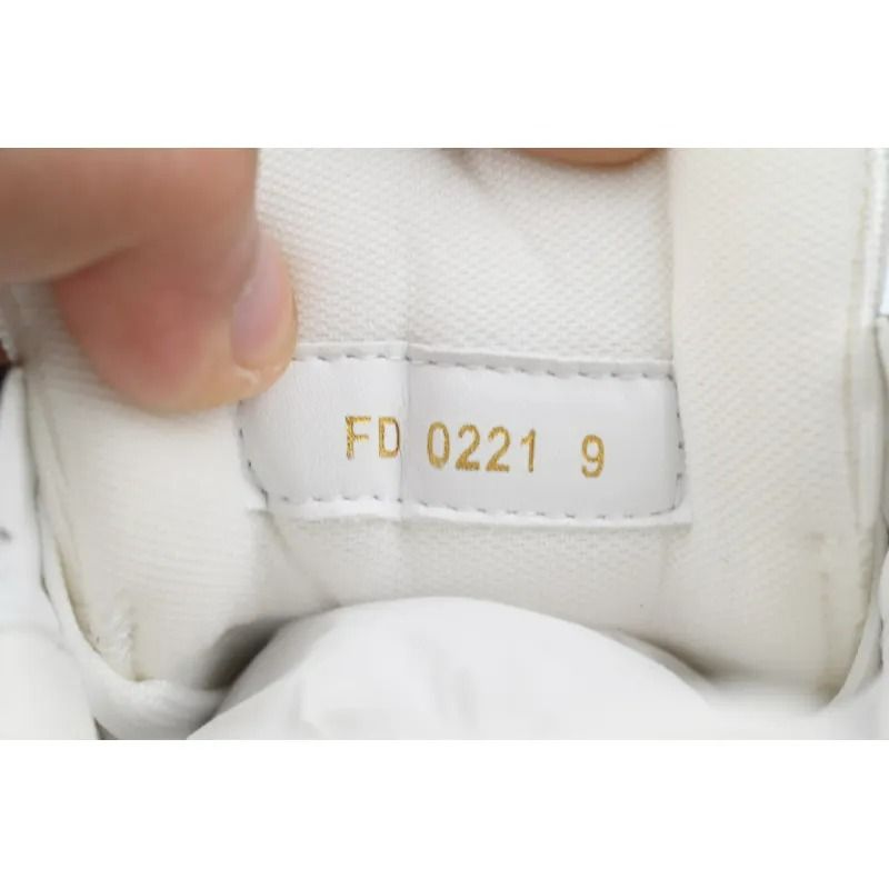 Trainer Black Crystal