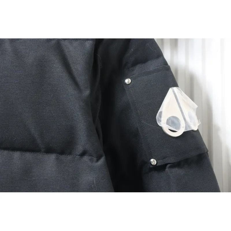 Moose knuckles Zippered women's down jacket