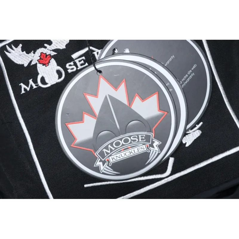 Moose knuckles Zippered women's down jacket