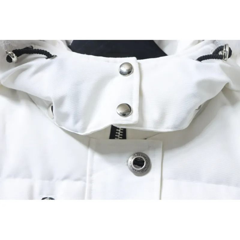 Moose knuckles Zippered women's down jacket