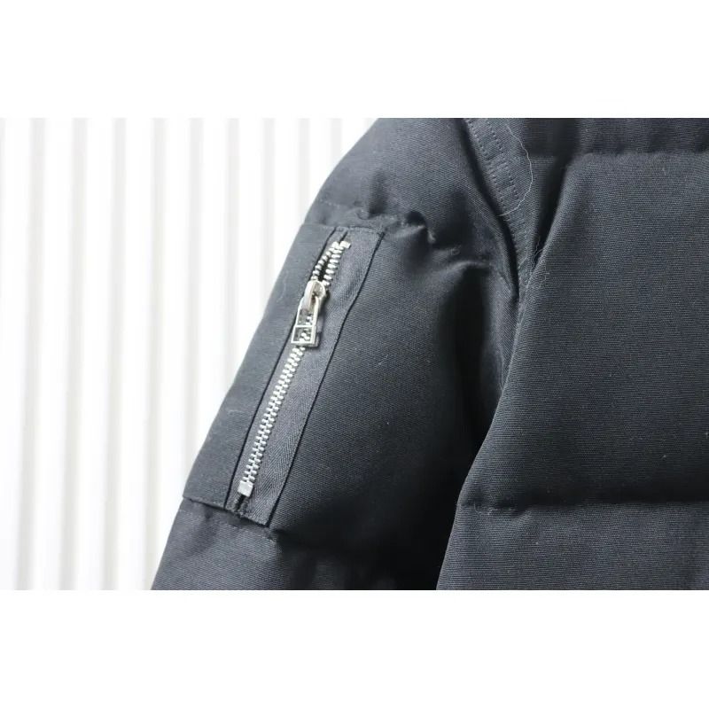 Moose knuckles Zippered women's down jacket