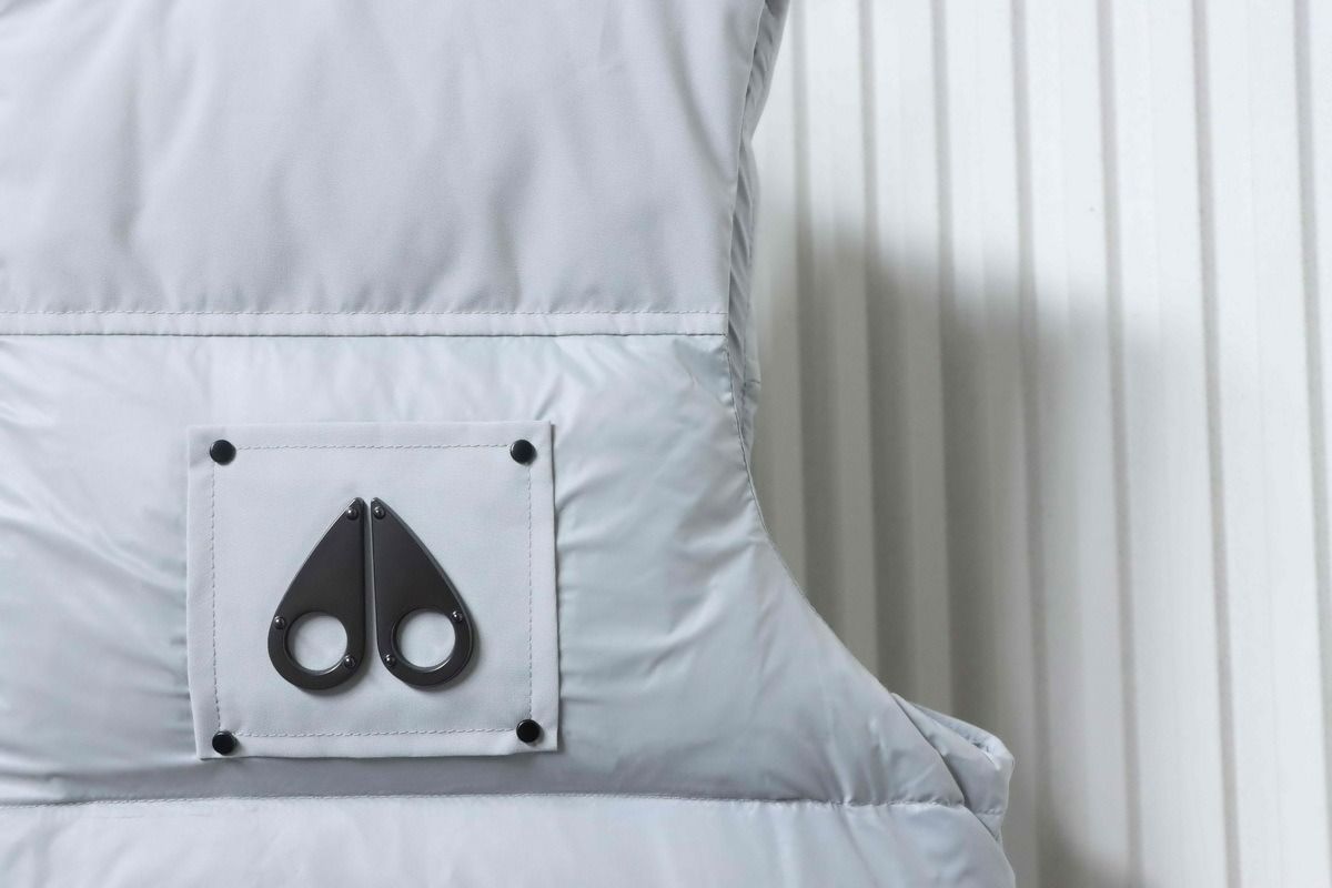 Moose knuckles Zippered down Gilet