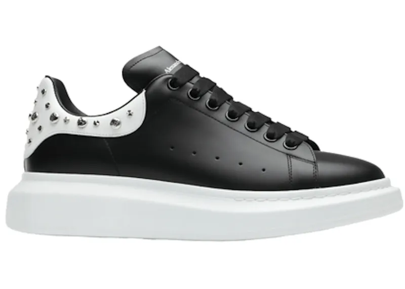AMQ Sneaker Black Studd