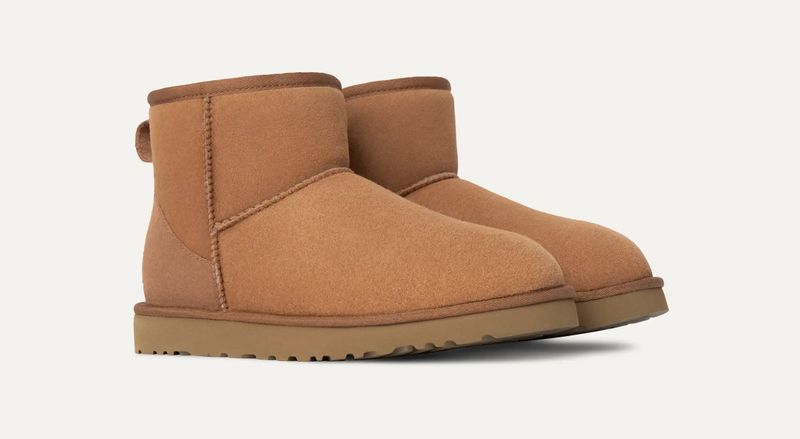 UGG Men's Classic Mini Boot Chestnut