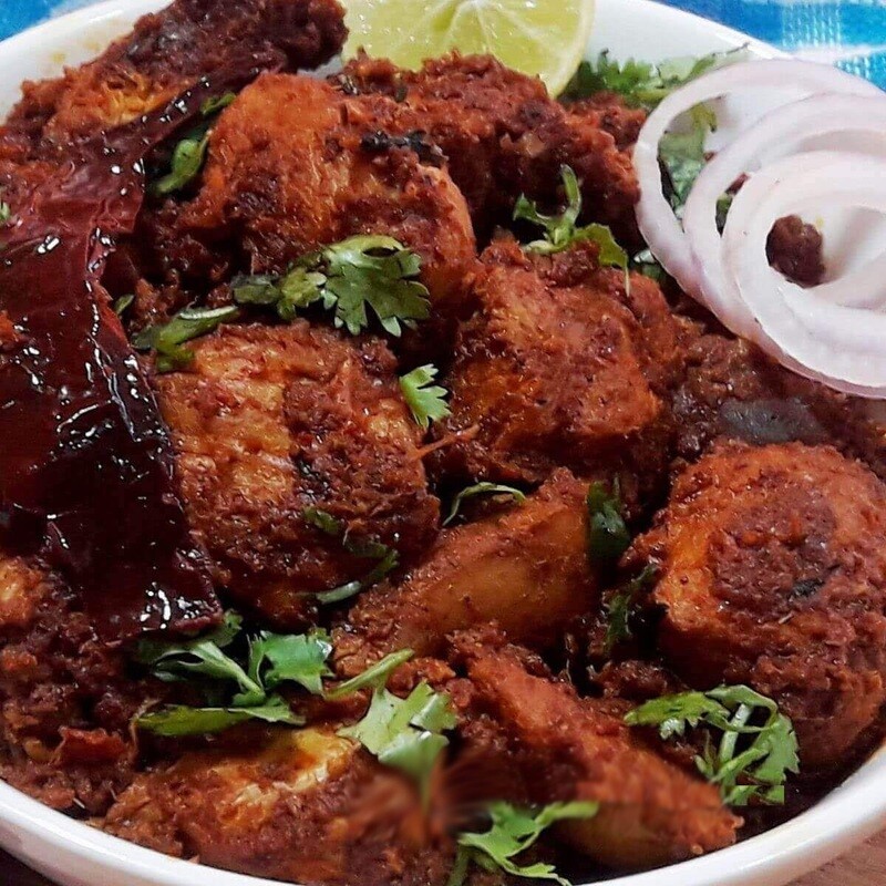 Kolhapuri Chicken with Tambda Rassa &amp; Pandhra Rassa