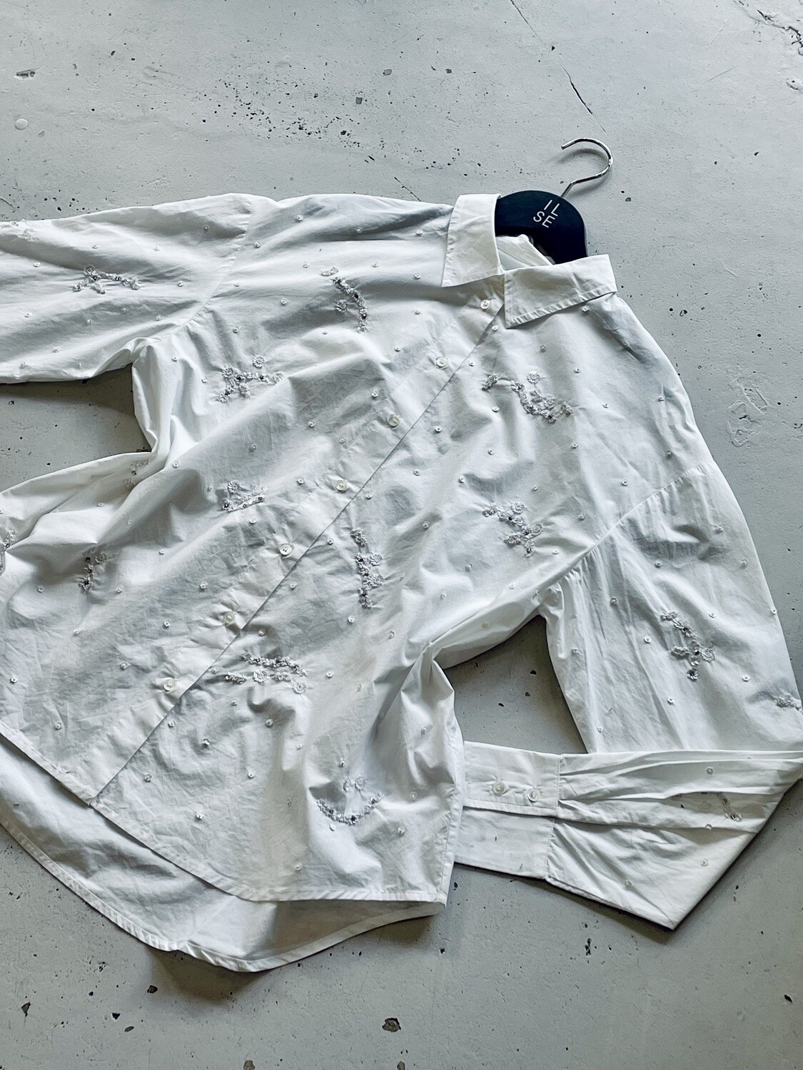 Essentiel Antwerp Emsel embellished Shirt wit EMSEL