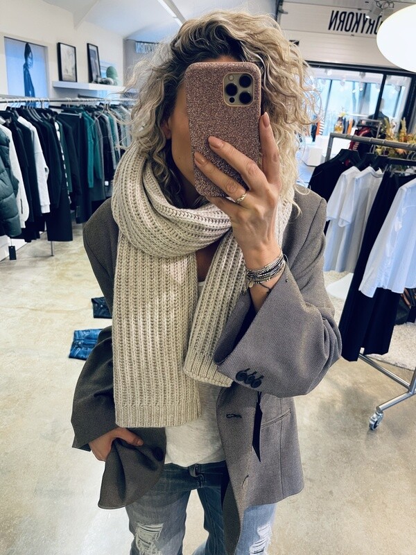 Shawls & Mutsen