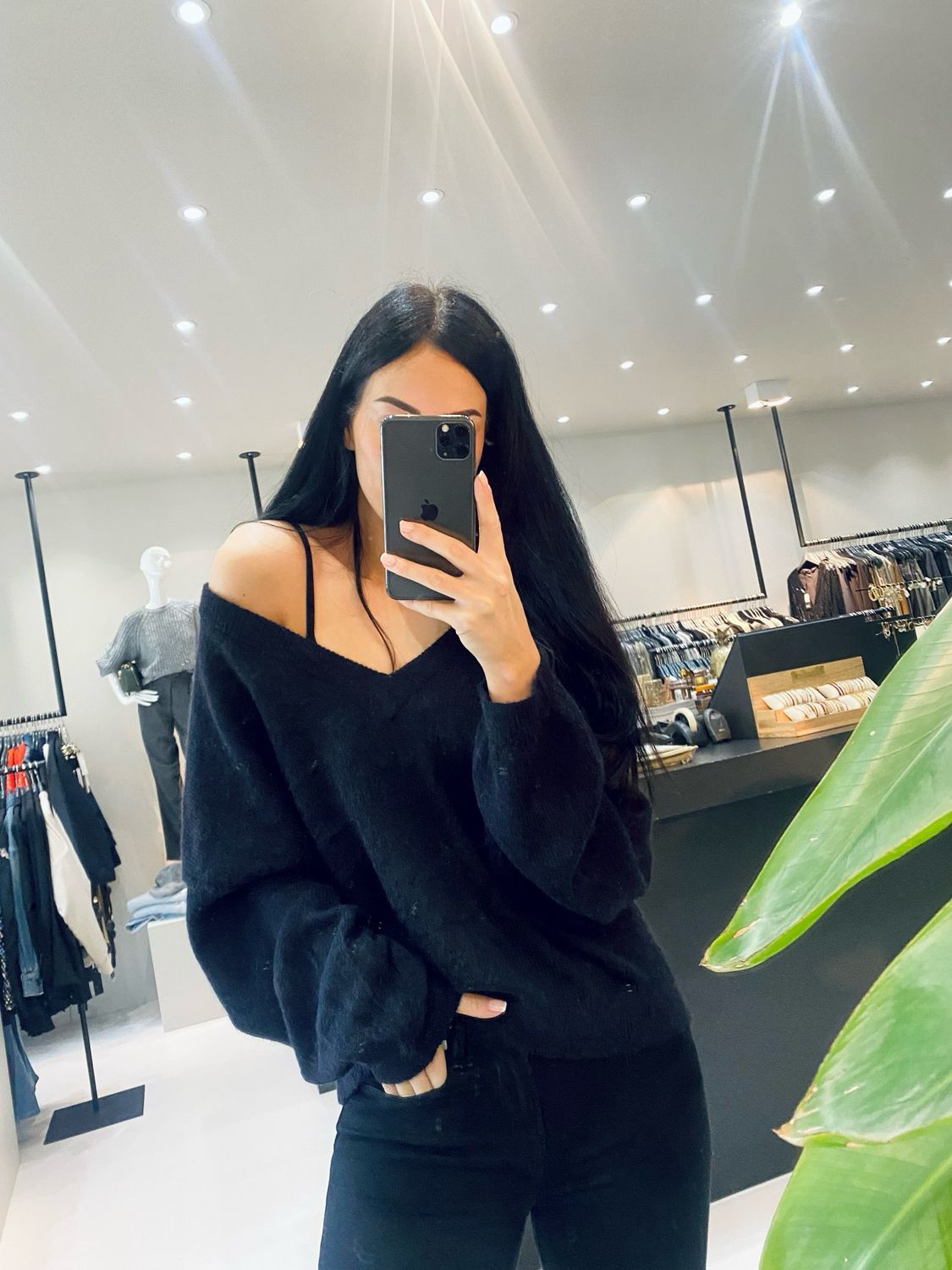 Dante6 Ulan V-neck sweater Raven 243406