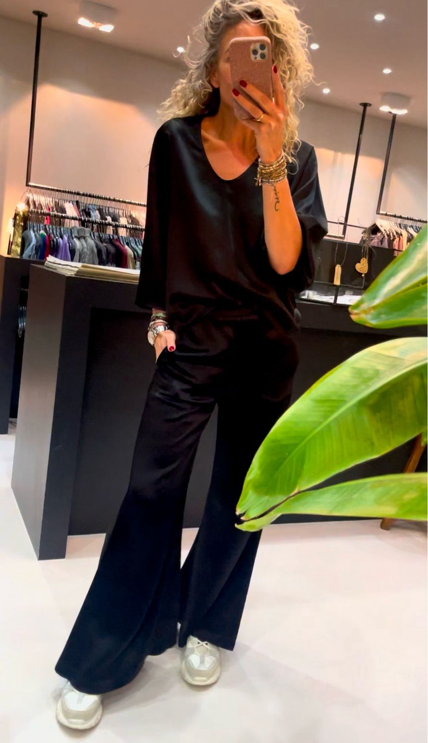 By Malene Birger Calyas blouse Zwart 2024808 Q70365020