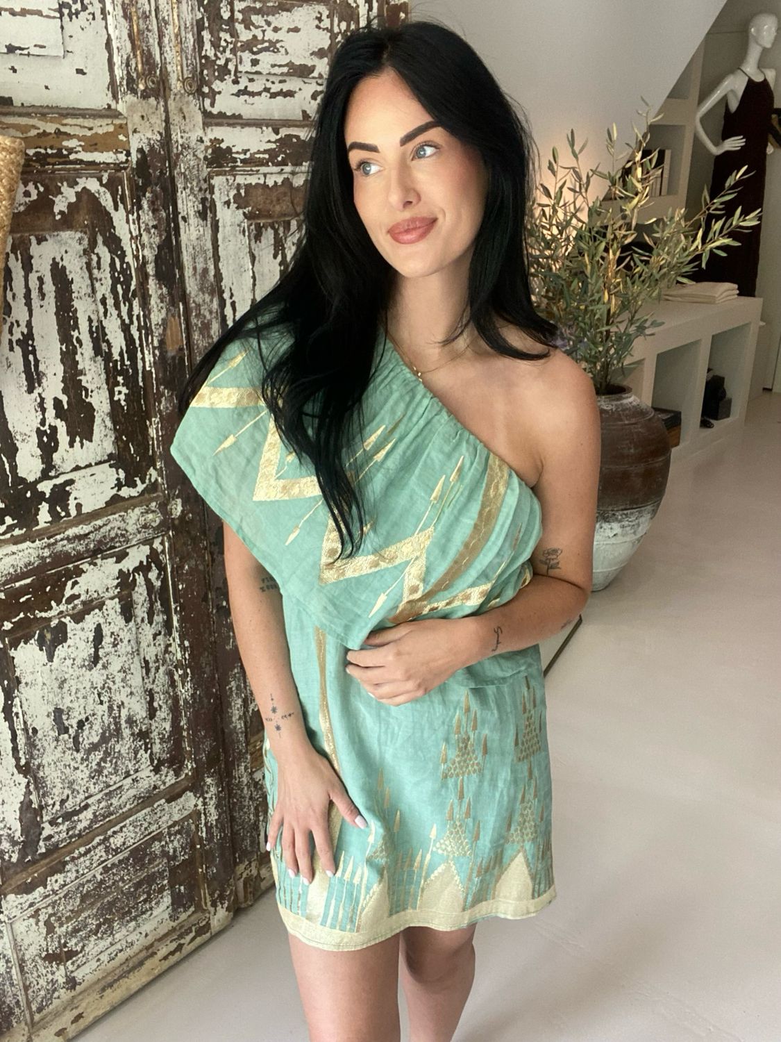 Greek Archaic Kori Dress one shoulder Groen S25K-430163 Greek Archaic Kori Dress one shoulder Groen S25K-430163