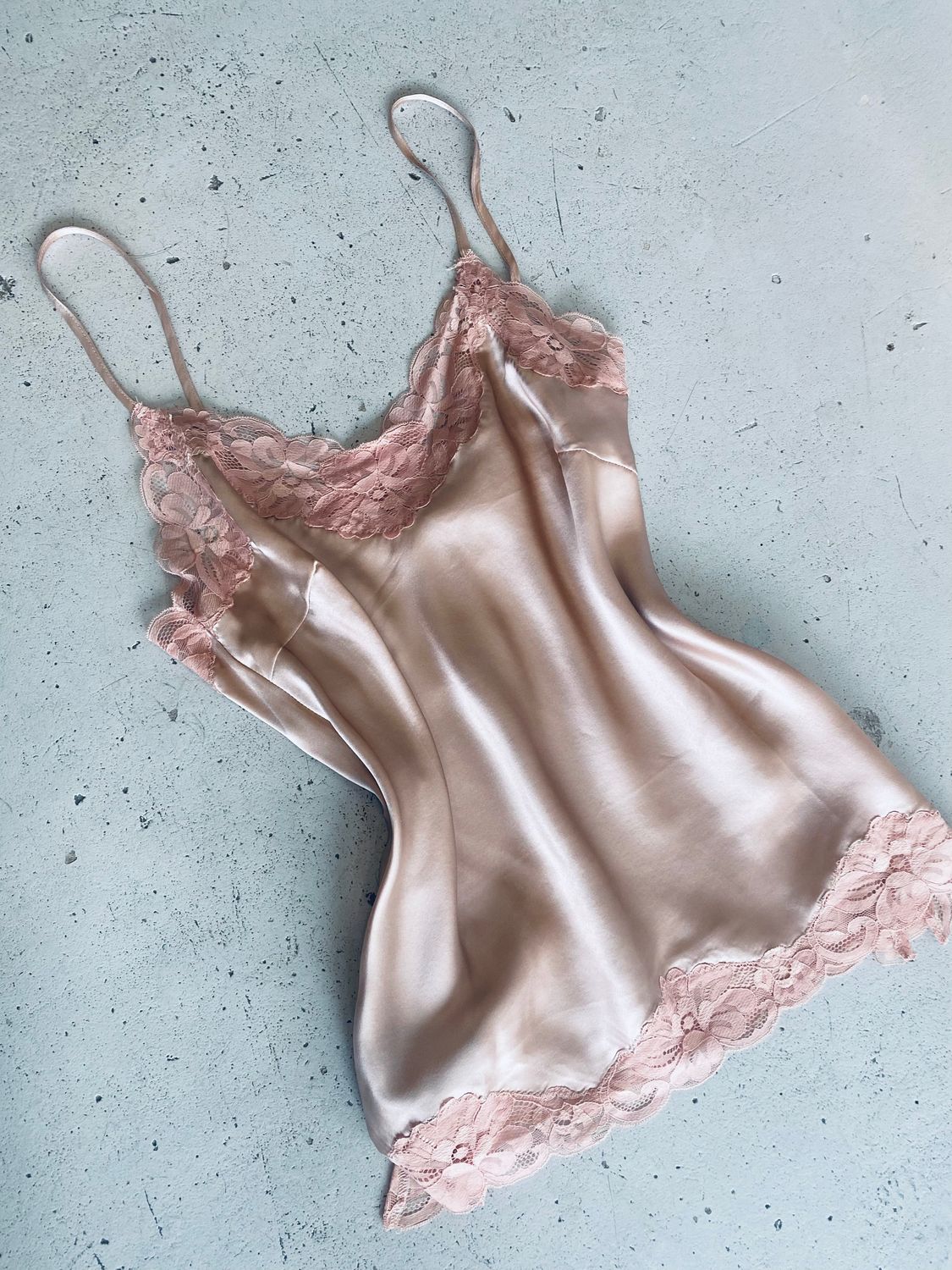 Gold Hawk Silk Top Nude poederroze GH152