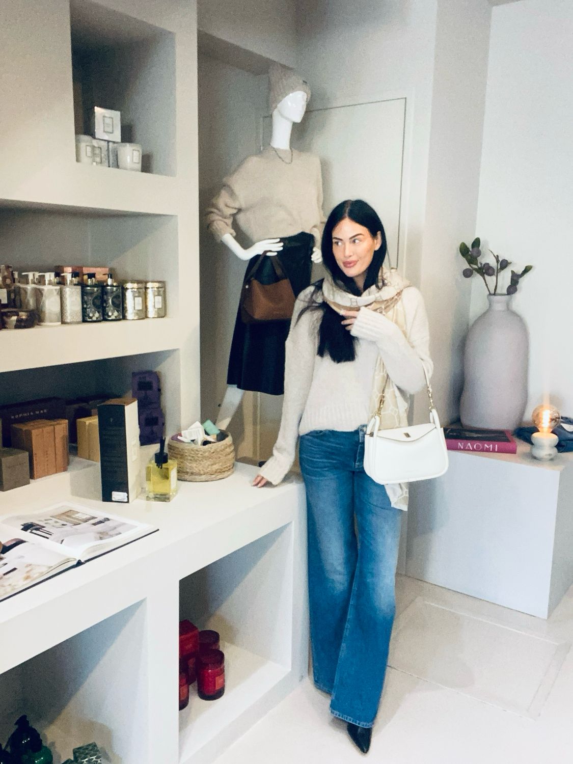 Closed Gillan C21564-18Q-4F