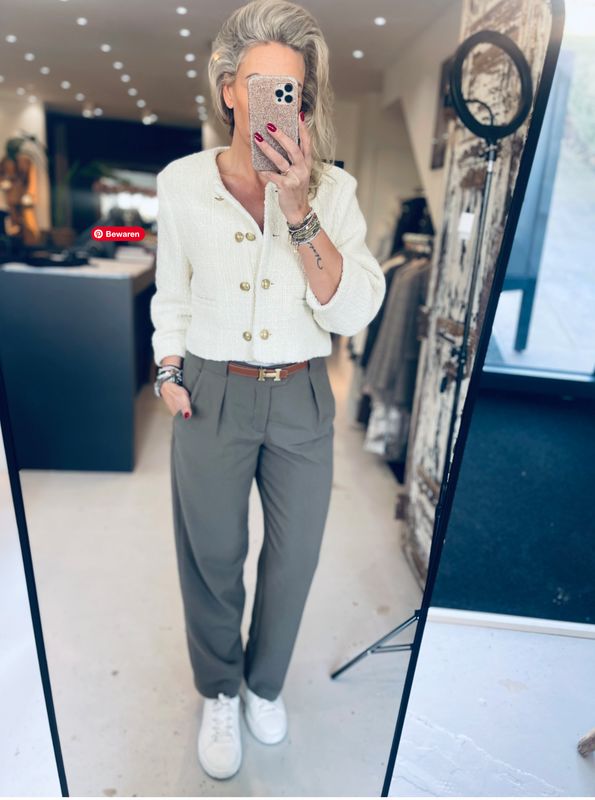 Damesbroeken uit de collectie van ILSE Hoofddorp