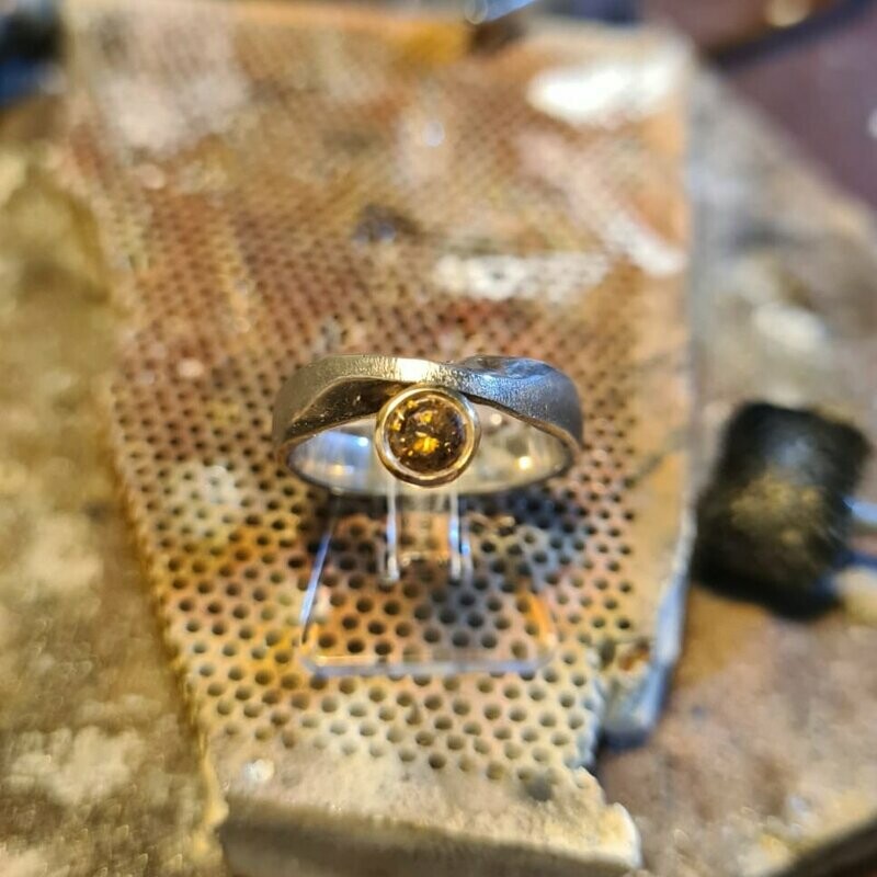 Silberring mit Diamant
