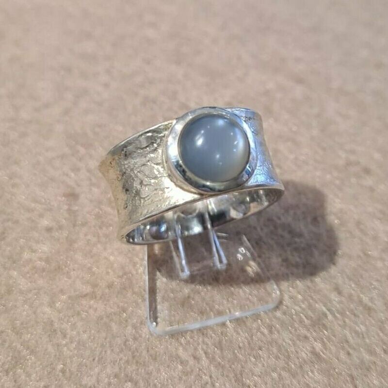 Silberring mit grauem Mondstein