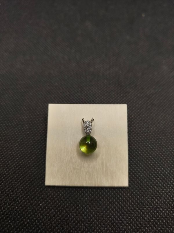 Anhänger mit grünen Bernstein und Zirkonia Anhänger mit grünen Bernstein und Zirkonia
