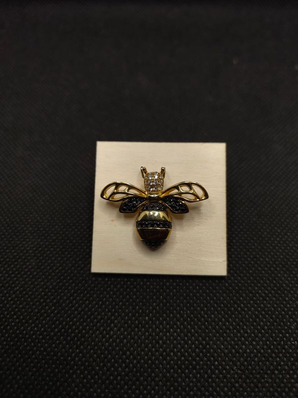 Anhänger Biene in 925er Silber vergoldet mit Zirkonia Anhänger Biene in 925er Silber vergoldet mit Zirkonia