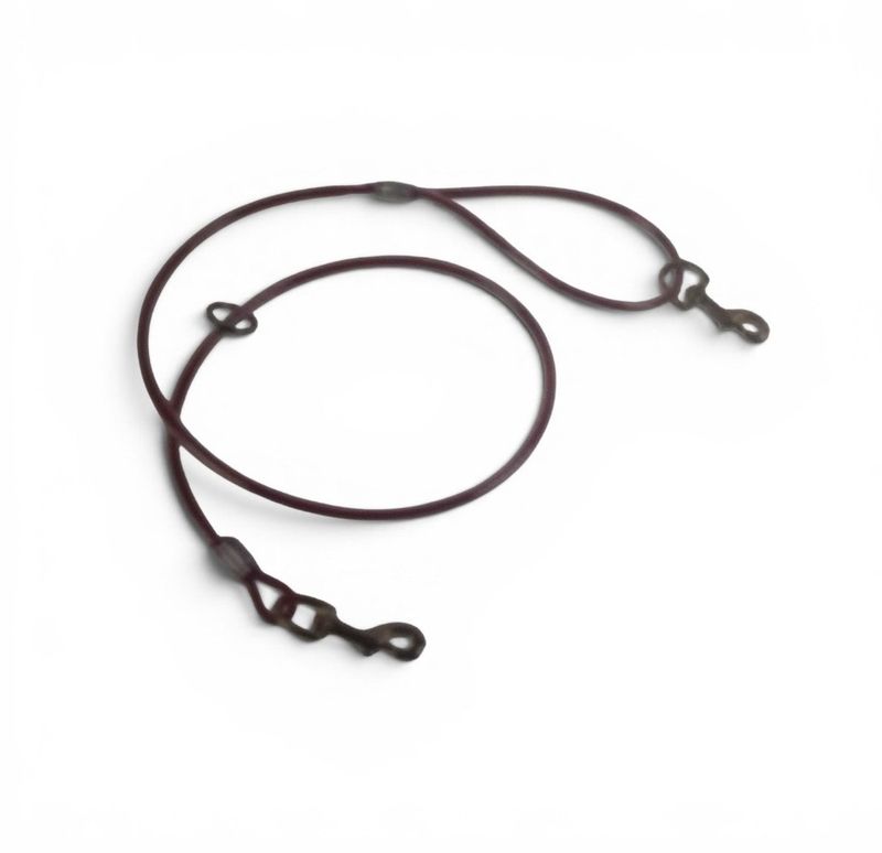 3/4" WIDE CABLE LEAD, CENTER RING &amp; 2 SNAPS