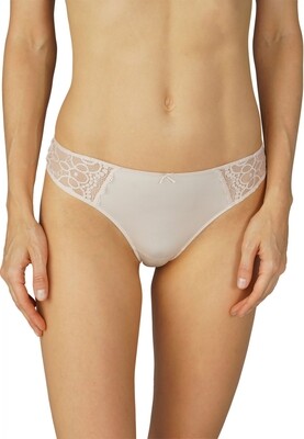 String 79800b02 Bailey Mey Amorous