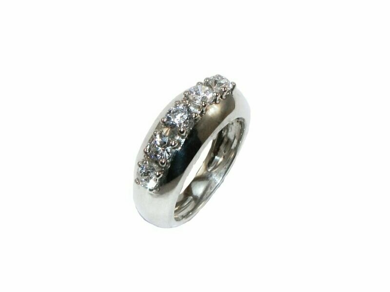 Sortija cintillo en oro blanco con brillantes