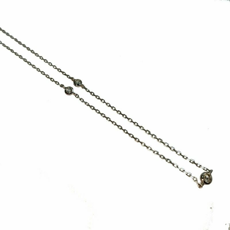Cadena oro blanco con brillantes en chatón