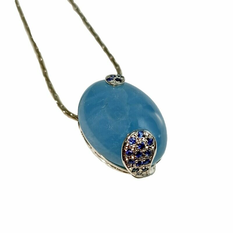Colgante en oro blanco con aguamarina y zafiros azules