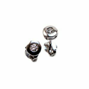 Aretes "dormilona" oro blanco y brillante en chatón
