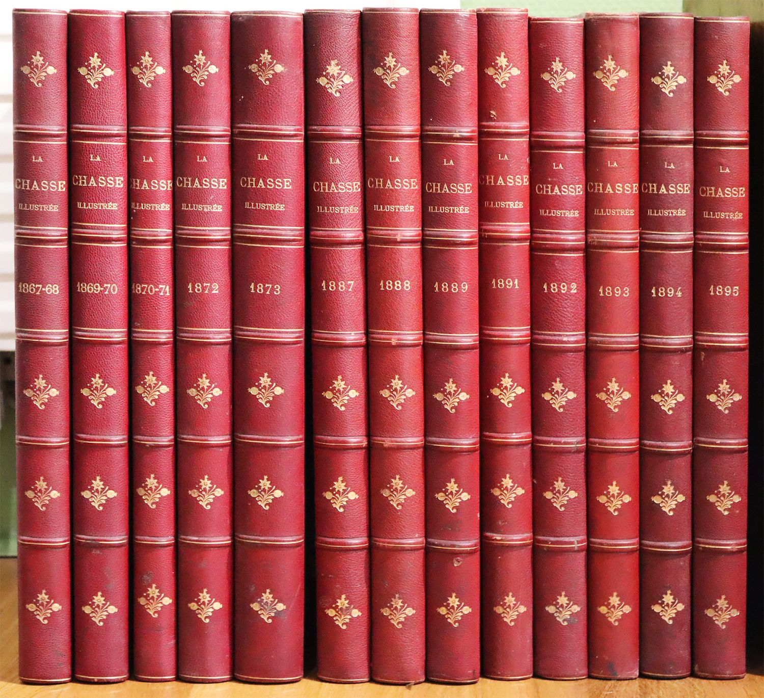 CHASSE.- La Chasse illustrée. Journal des plaisirs de la ferme et du château.- 1867-1895.- 13 volumes in-folio.