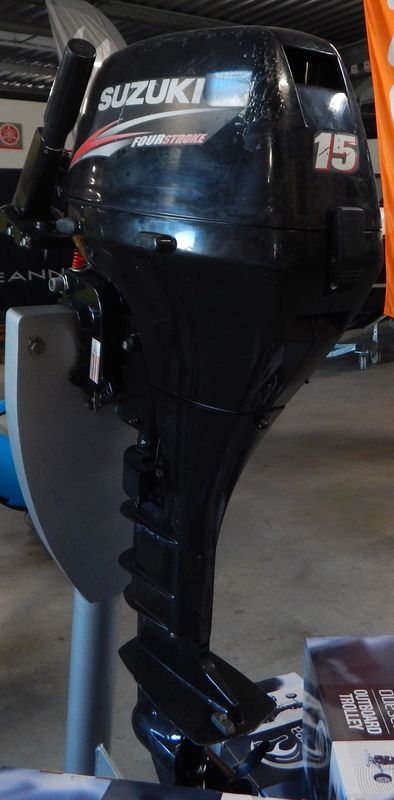 moteur hors bord suzuki DF 15 2012