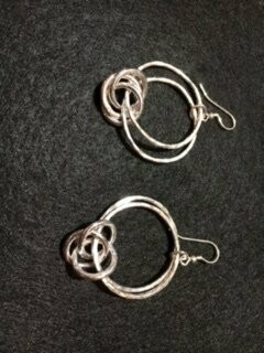 double circles earrings with interlinked rings