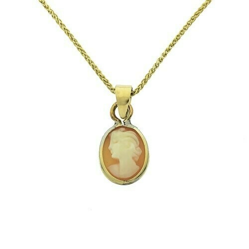 Cameo Pendant in 14k Yellow Gold