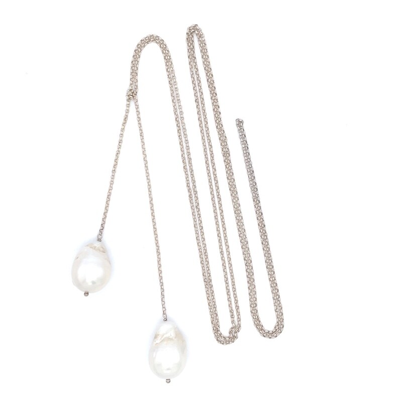 Baroque White Pearl Scarf in Silver