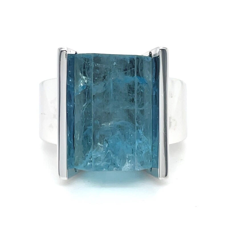 Aquamarine Misty Ring in 18k White Gold