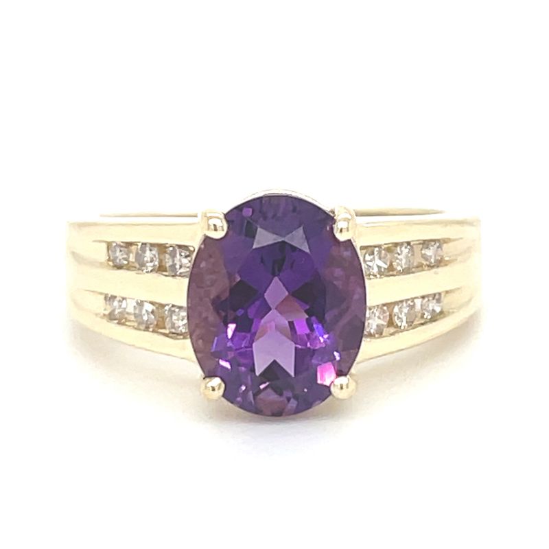 Amethyst & Diamond Ring in 14k Yellow Gold