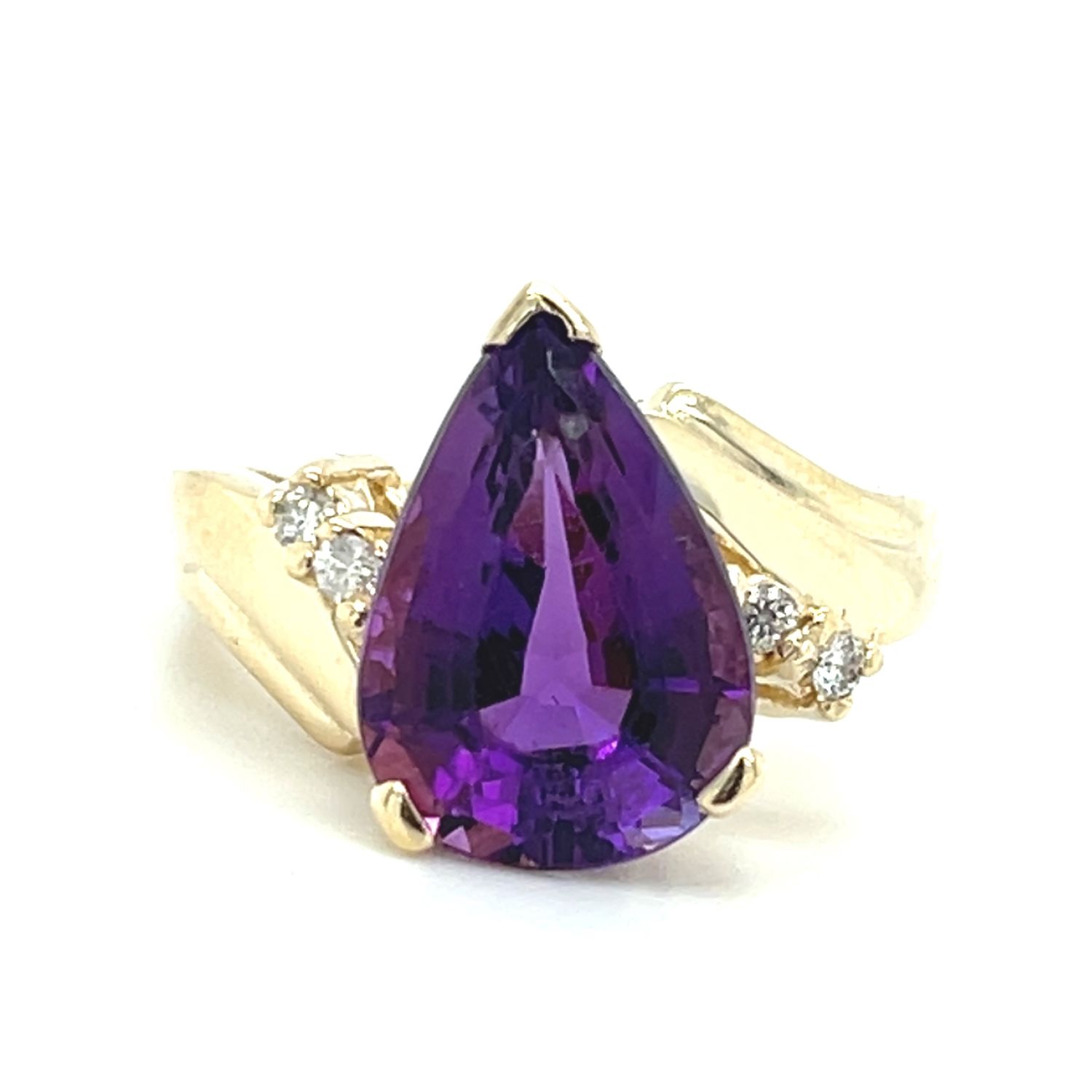 Amethyst & Diamond Ring in 14k Yellow Gold