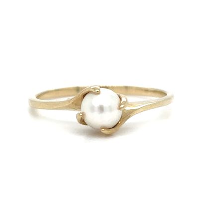 Pearl Ring in 14k Yellow Gold