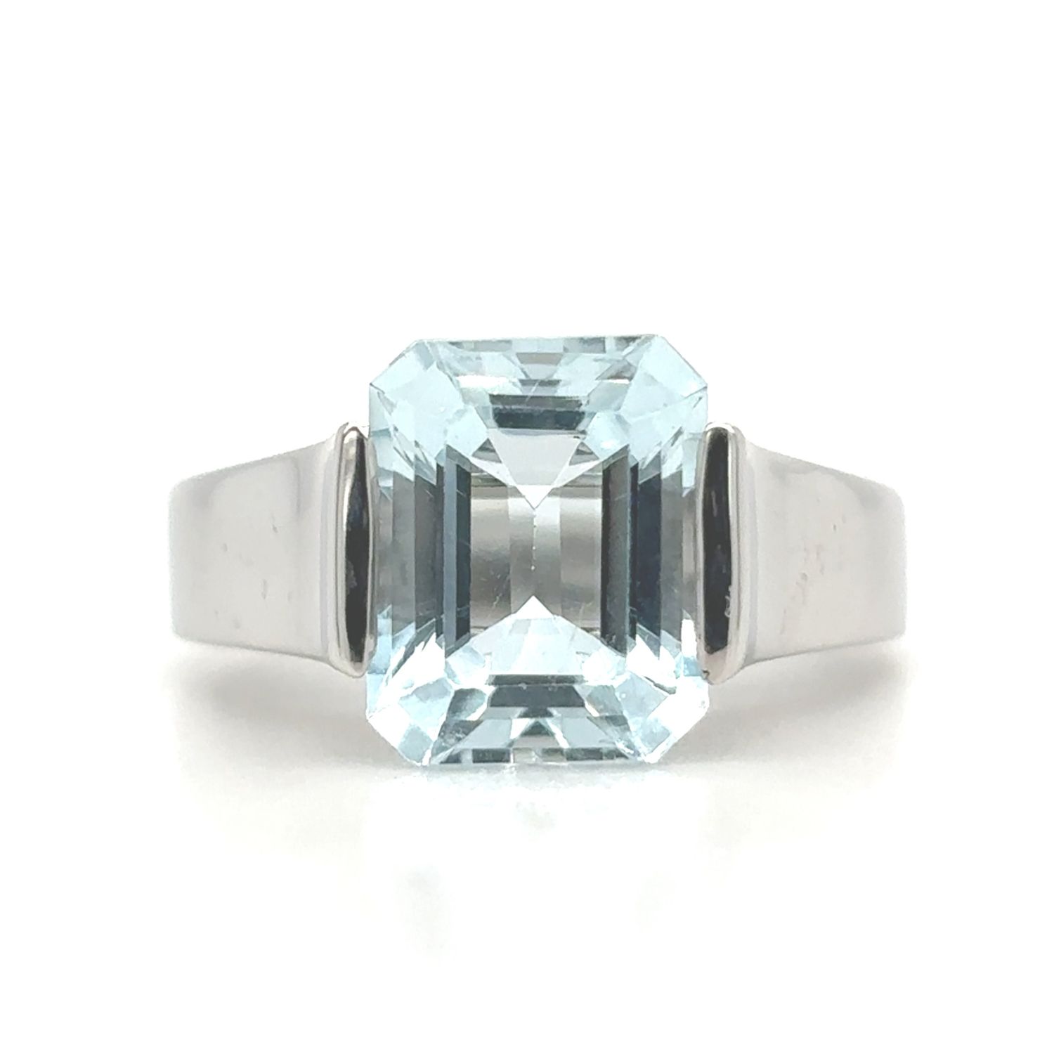 Aquamarine Ring in 10k White Gold Aquamarine Ring in 10k White Gold
