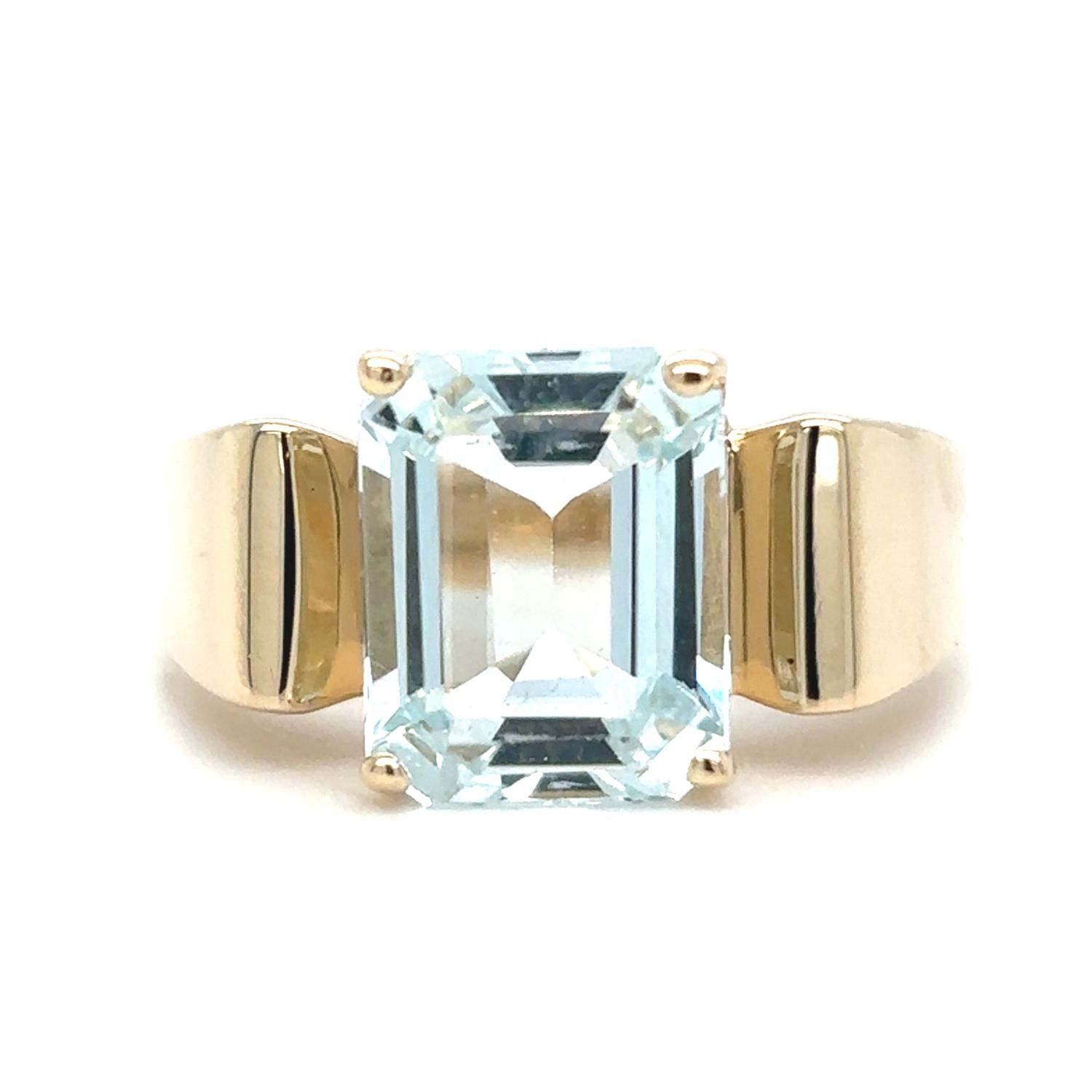 Aquamarine Ring in 14k Yellow Gold Aquamarine Ring in 14k Yellow Gold