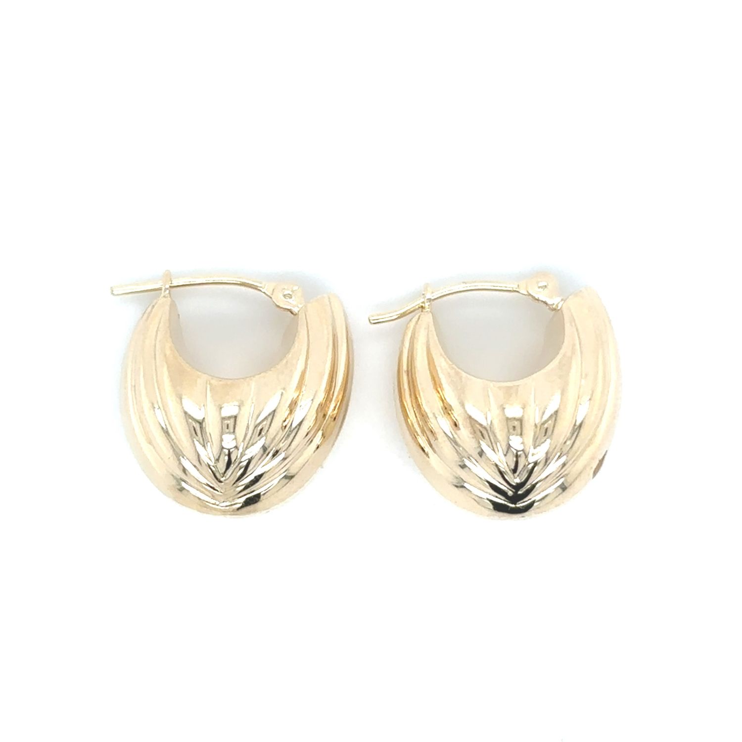 Ribbed Huggie Hoop Earrings in 14k Yellow Gold — 14MM