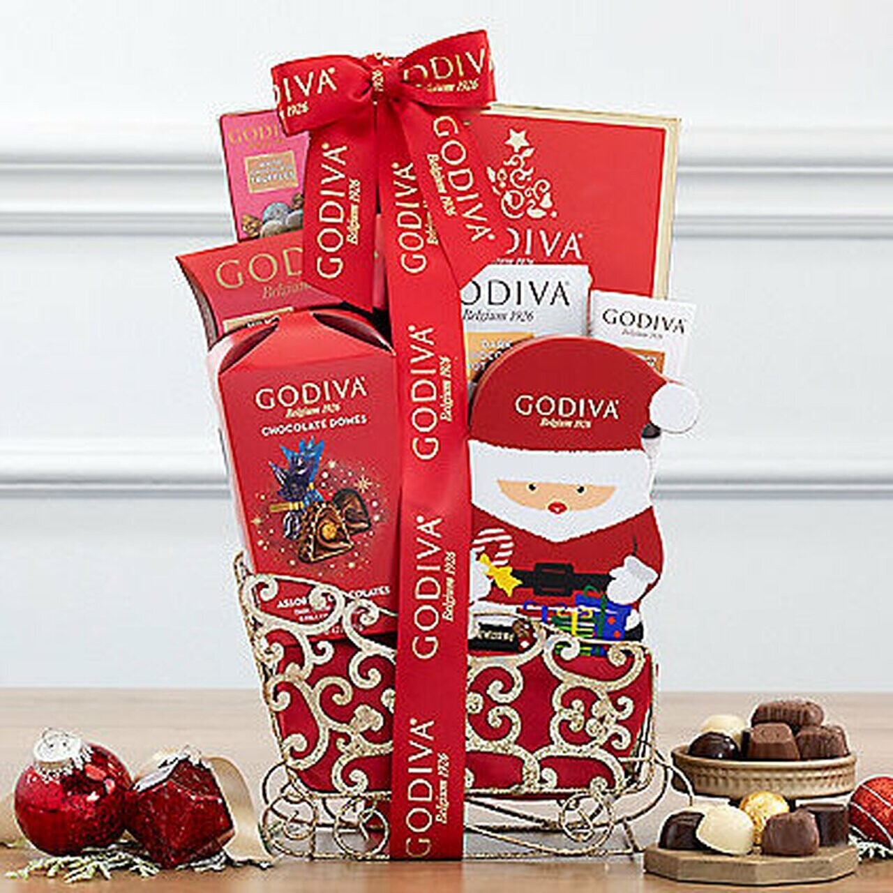 GODIVA DELUXE: CHOCOLATE HOLIDAY SLEIGH BASKET