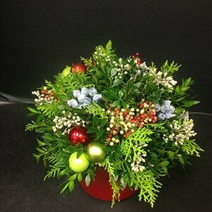 Long lasting Berry Arrangement with Baubles