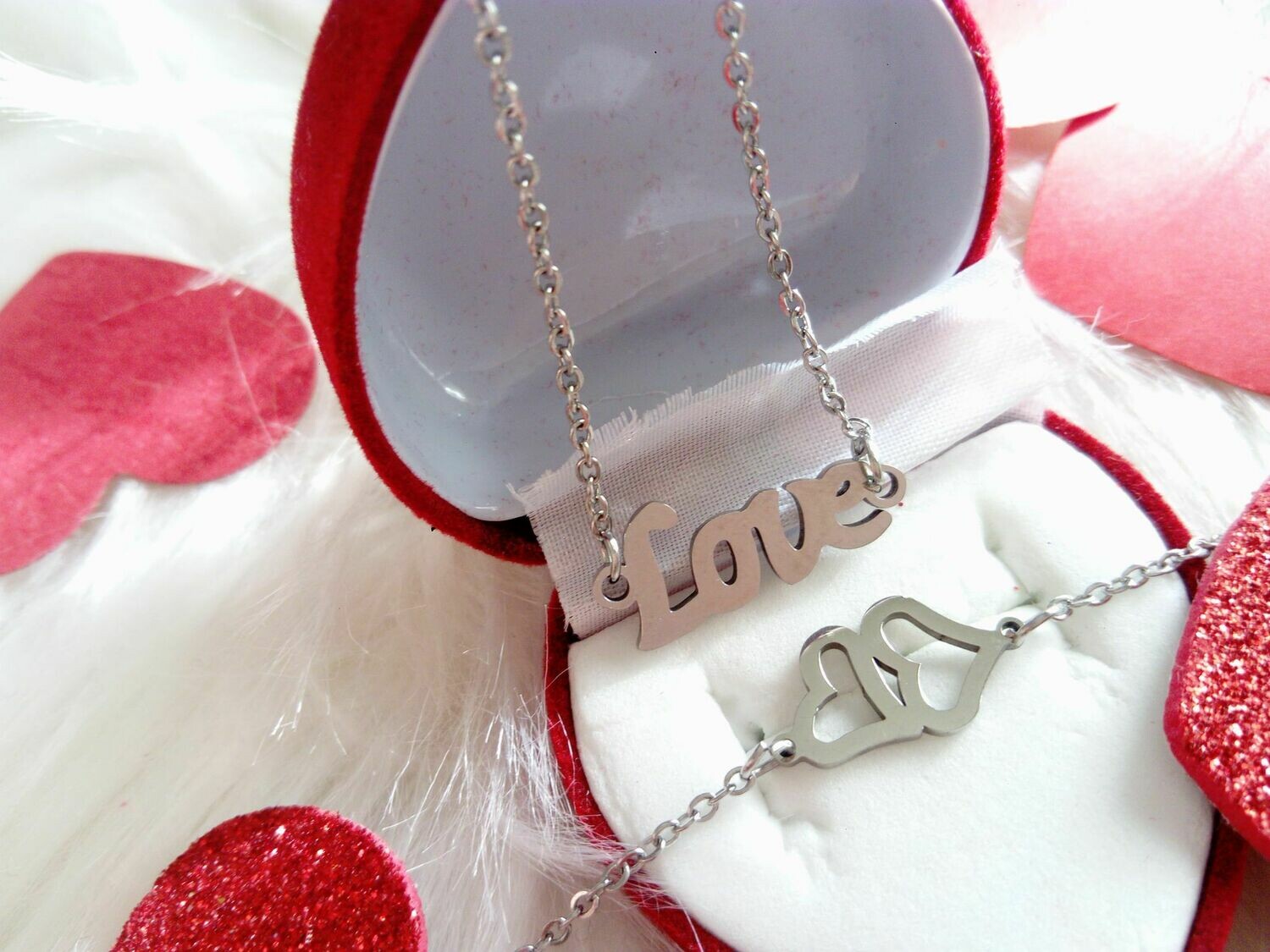 Комплет од медицински челик LOVE
