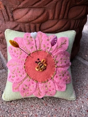 Summer's Day Flower Pin Cushion Pattern