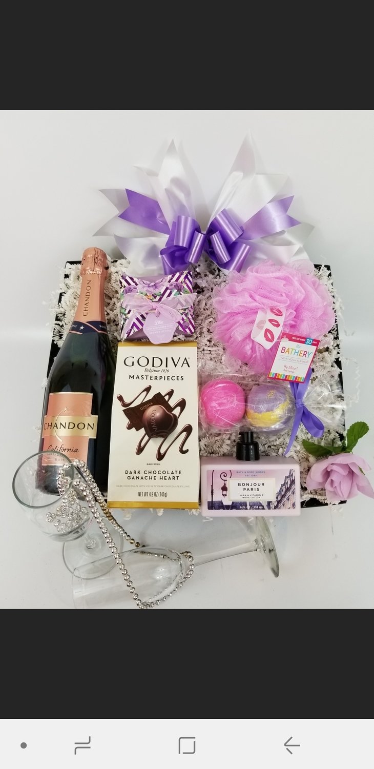 Custom Pampering/Gourmet Gift Basket Custom Pampering/Gourmet Gift Basket