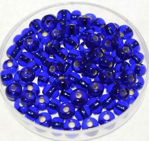 Rocailles blau 4,5mm  mit Silbereinzug, / 30g