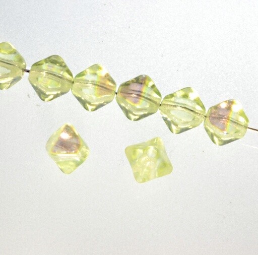 Pyramide 6x6mm gelb AB / 10 Stück