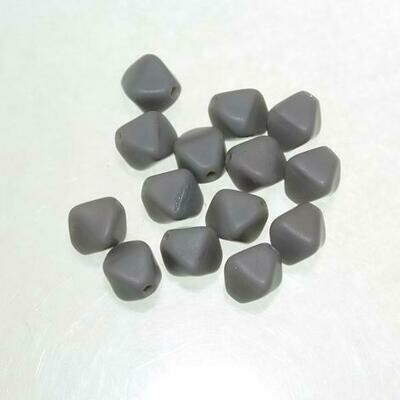 Pyramiden 6x6mm grau matt / 20 Stück